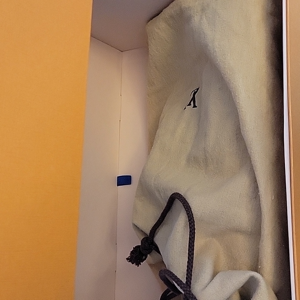 LOUIS VUITTON Alma monogram - Picture 16 of 16